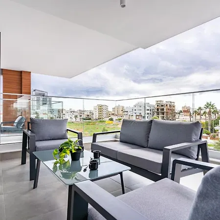 Sunshine 1-Bedroom Apartment In Larnaca Exterior photo
