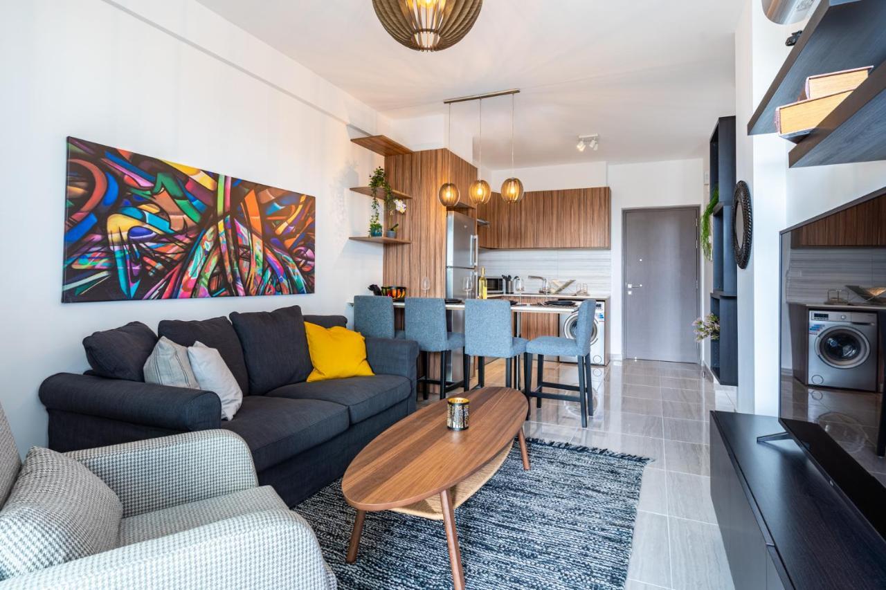 Sunshine 1-bedroom In Διαμέρισμα *