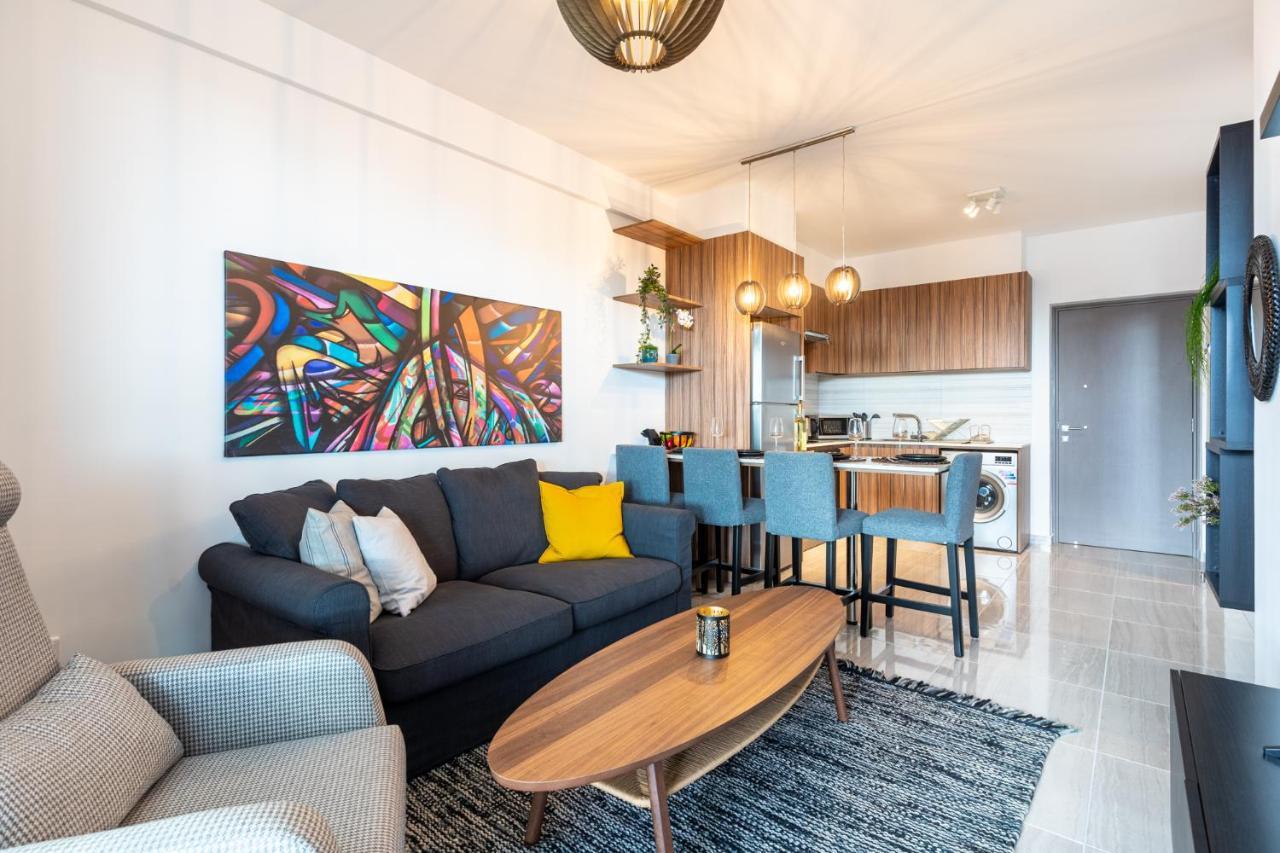 Sunshine 1-bedroom In Διαμέρισμα